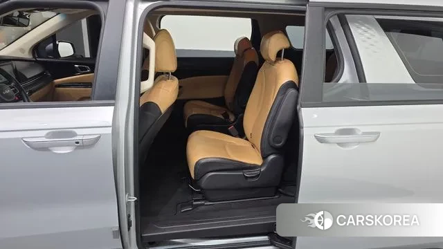 Kia Carnival 4th generation 2021 Серебряный из Кореи, фото 2