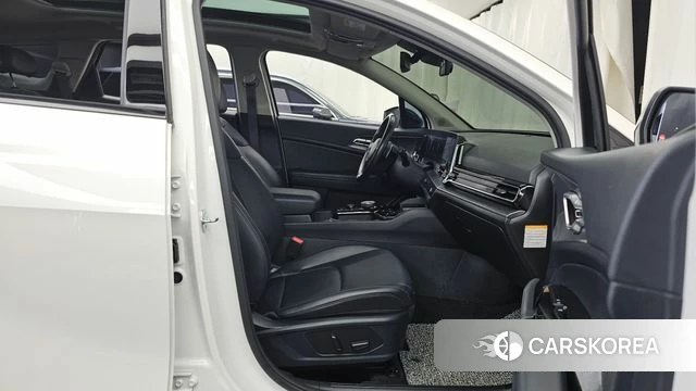 Kia Sportage 5th Generation Hybrid 2023 Белый из Кореи, фото 2