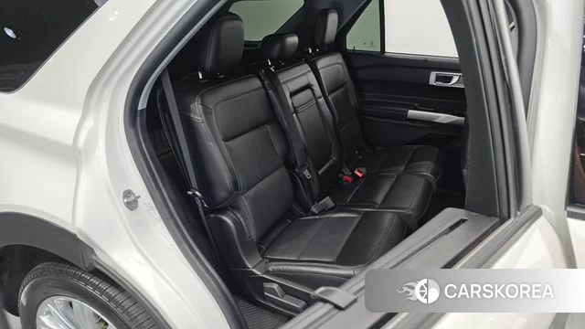 Ford Explorer 6th Generation 2022 Белый из Кореи, фото 2
