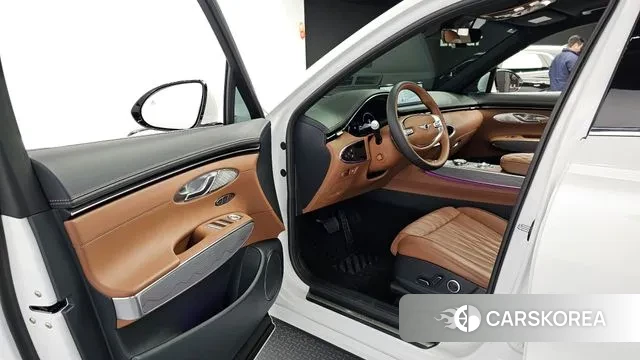 Genesis GV70 2023 Белый из Кореи, фото 2