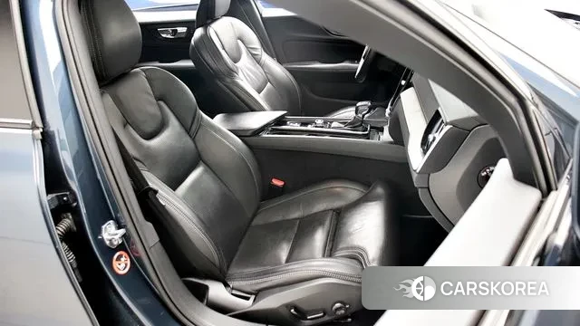 Volvo V60 Cross-Country 2nd Generation 2020 Синий из Кореи, фото 2