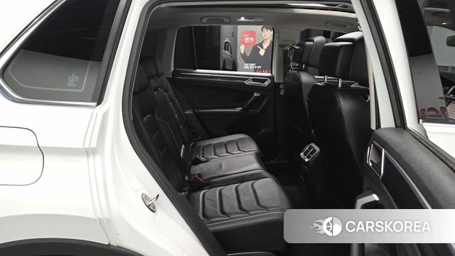 Volkswagen Tiguan second Generation 2024 Белый из Кореи, фото 2