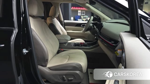 Kia The New Carnival 4th Generation 2024 Черный из Кореи, фото 2