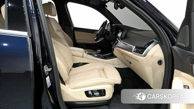 BMW X5 (G05) 2021 Черный из Кореи, фото 2
