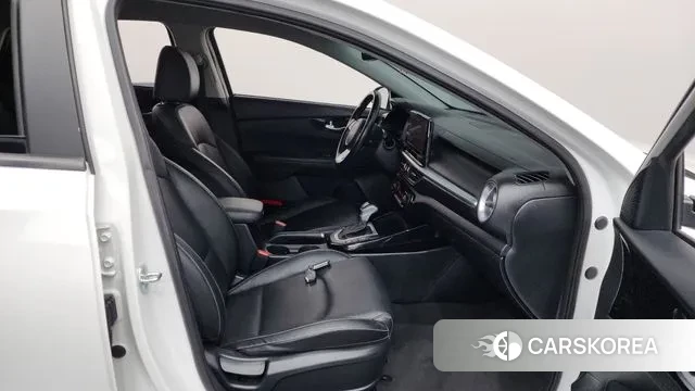 Kia The New K3 2nd generation 2022 Белый из Кореи, фото 2