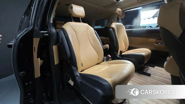 Kia Carnival 4th generation 2020 Серебряный двухцветный из Кореи, фото 2