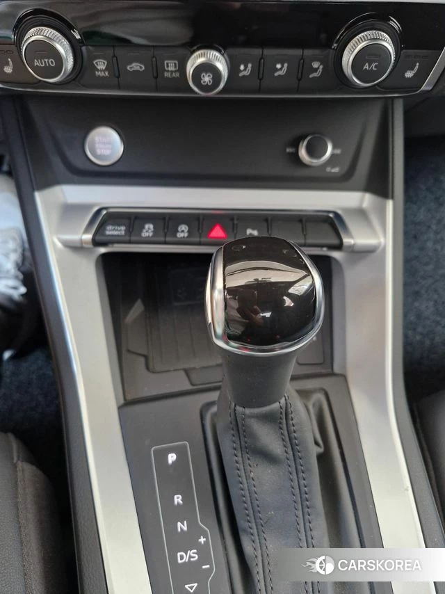 Audi Q3 (F3) 2020 Белый из Кореи, фото 2