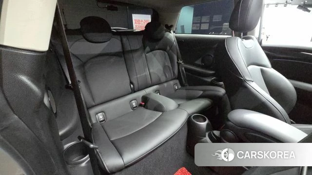 Mini Cooper S 2022 Светло-серебряный цвет из Кореи, фото 2