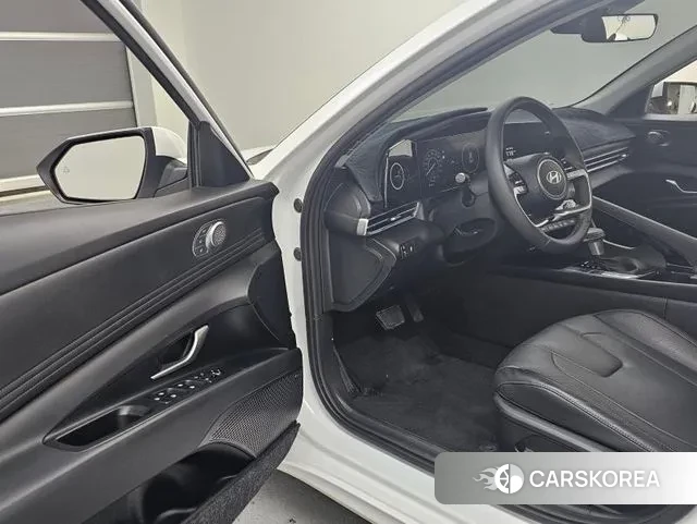 Hyundai The New Avante (CN7) 2023 Белый из Кореи, фото 2