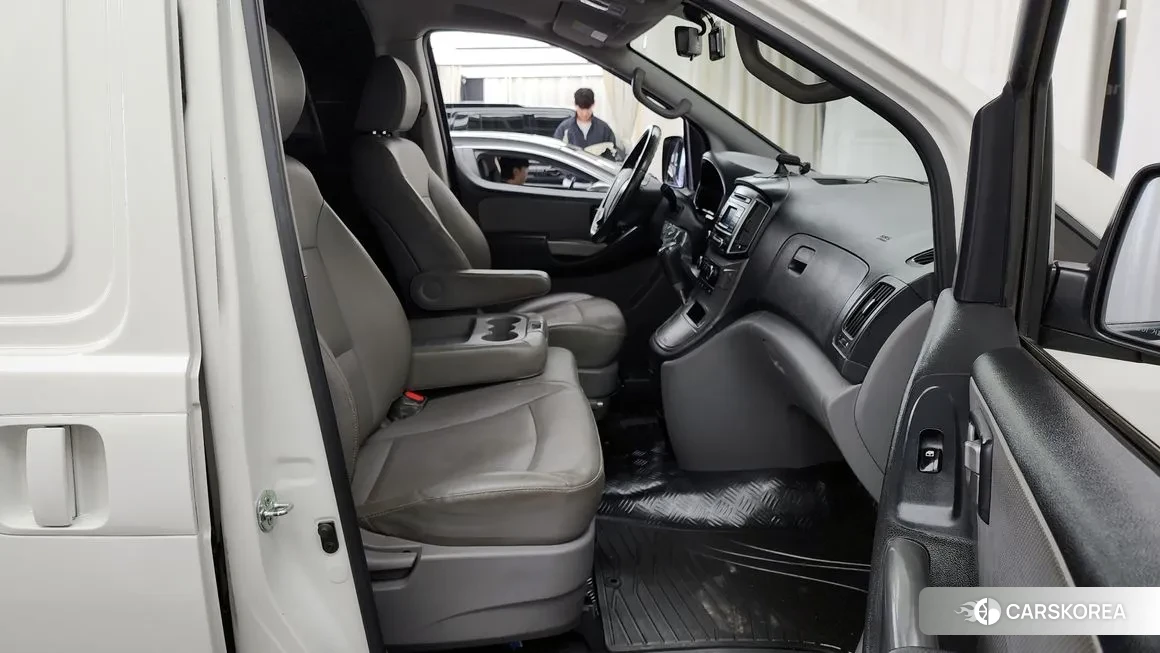 Hyundai The New Grand Starex 2018 Белый из Кореи, фото 2