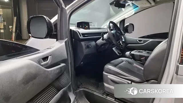 Hyundai Staria 2022 Серебряный из Кореи, фото 2