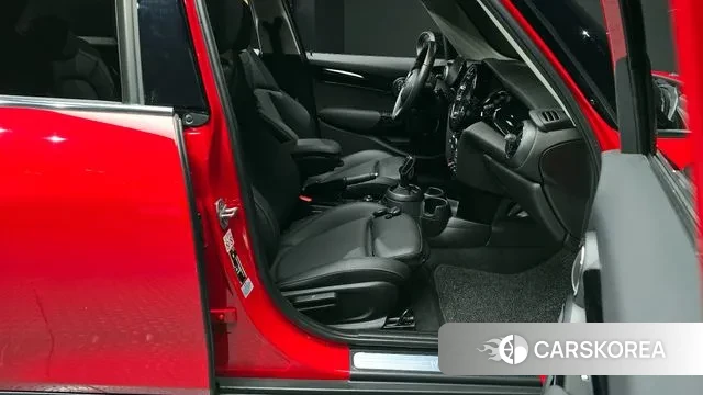 Mini Cooper 2022 Красный из Кореи, фото 2