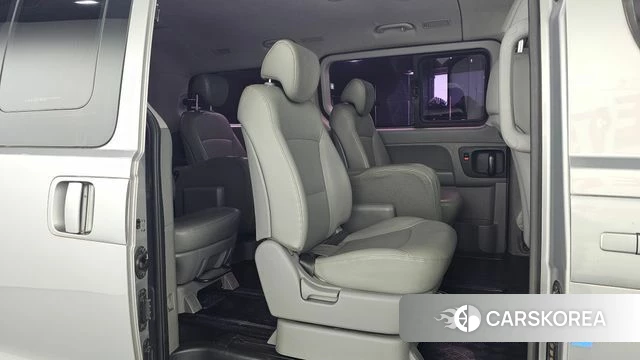 Hyundai The New Grand Starex 2018 Серебряный из Кореи, фото 2
