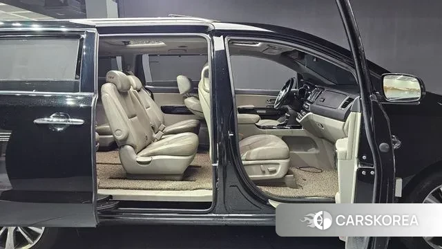 Kia The New Carnival 2018 Черный из Кореи, фото 2