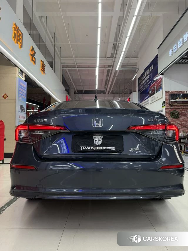Honda Civic 2021 Темно-серый из Китая, фото 2