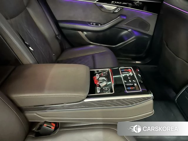 Audi A8 2022 Черный из Китая, фото 2