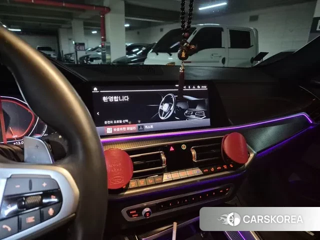 BMW X6 (G06) 2023 Белый из Кореи, фото 2