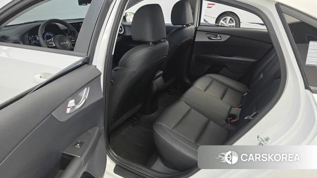 Kia The New K3 2nd generation 2022 Белый из Кореи, фото 2