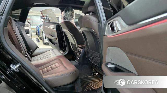 BMW i4 2023 Черный из Кореи, фото 2