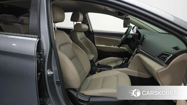 Hyundai Avante AD 2018 Серый из Кореи, фото 2