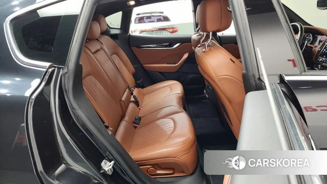 Maserati Levante 2022 Черный из Кореи, фото 2