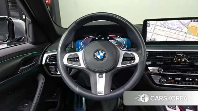 BMW 5 Series (G30) 2023 Серый из Кореи, фото 2