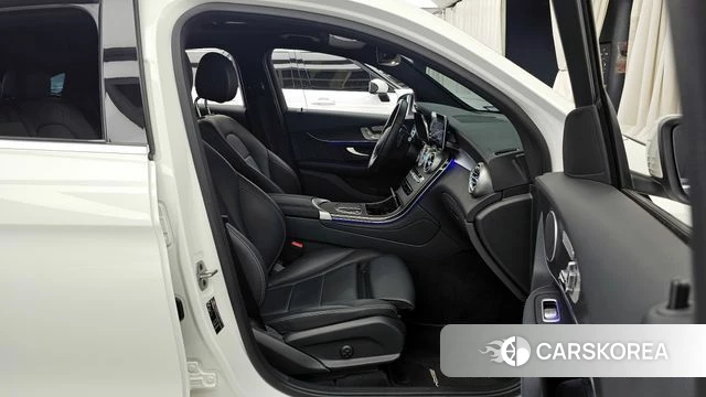 Mercedes-Benz GLC-Class X253 2021 Белый из Кореи, фото 2