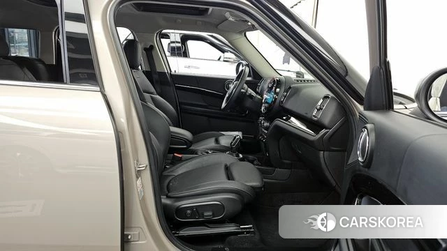 Mini Cooper Countryman 2023 Песочный из Кореи, фото 2