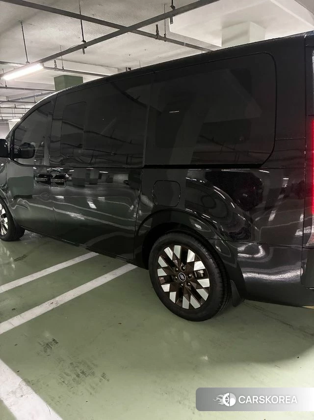 Hyundai Staria 2024 Черный из Кореи, фото 2