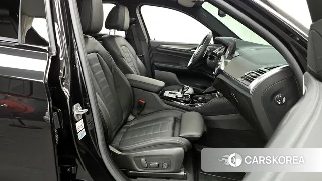 BMW X4 (G02) 2024 Черный из Кореи, фото 2