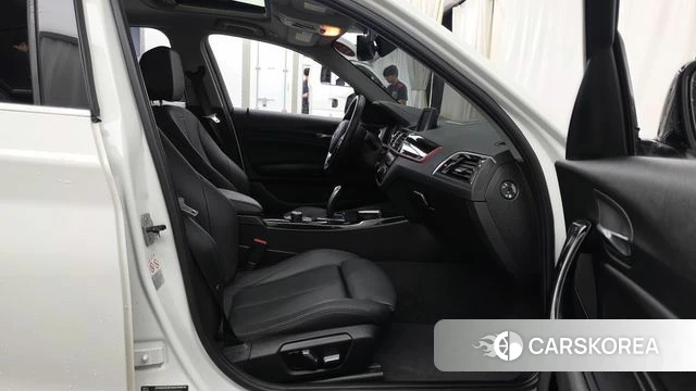 BMW 1 Series (F20) 2019 Белый из Кореи, фото 2
