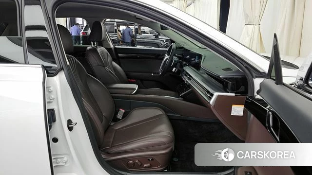 Hyundai Grandeur Hybrid (GN7) 2023 Белый из Кореи, фото 2