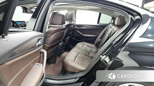 BMW 5 Series (G30) 2018 Черный из Кореи, фото 2