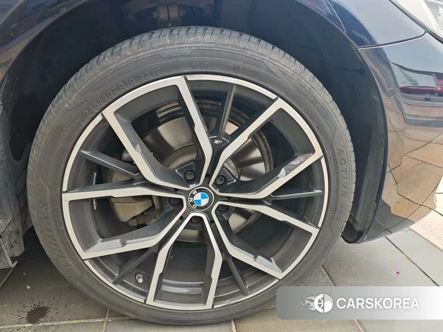 BMW 5 series 2022 Черный из Китая, фото 2