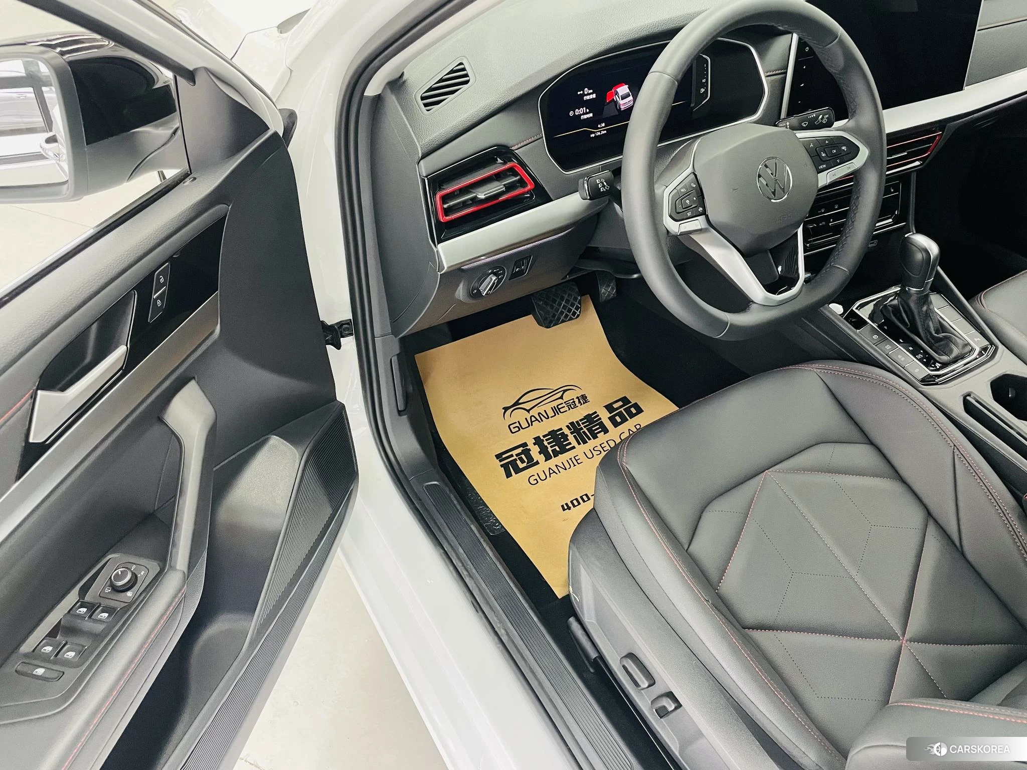 Volkswagen Lavida 2023 Белый из Китая, фото 2