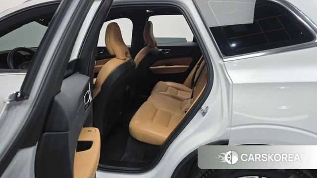 Volvo XC60 second Generation 2019 Белый из Кореи, фото 2