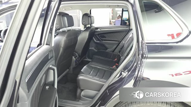 Volkswagen Tiguan second Generation 2022 Черный из Кореи, фото 2