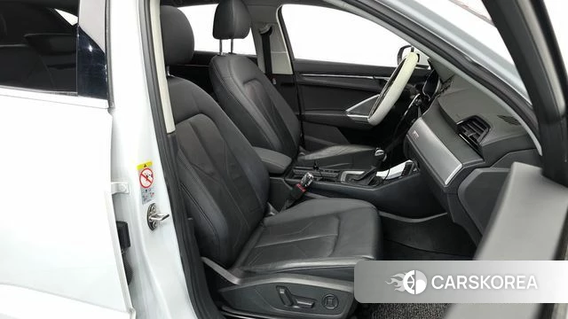 Audi Q3 (F3) 2020 Белый из Кореи, фото 2