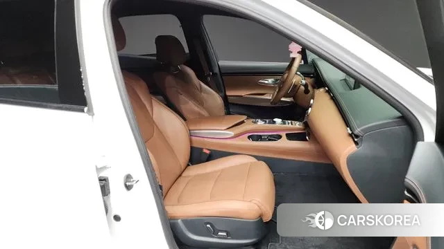 Genesis GV70 2023 Белый из Кореи, фото 2