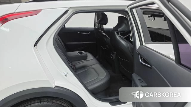 Kia Di Ol Nu Niro 2022 Белый из Кореи, фото 2