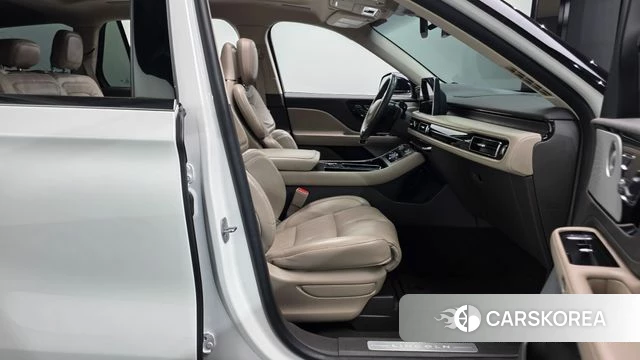 Lincoln Aviator 2nd generation 2021 Белый из Кореи, фото 2