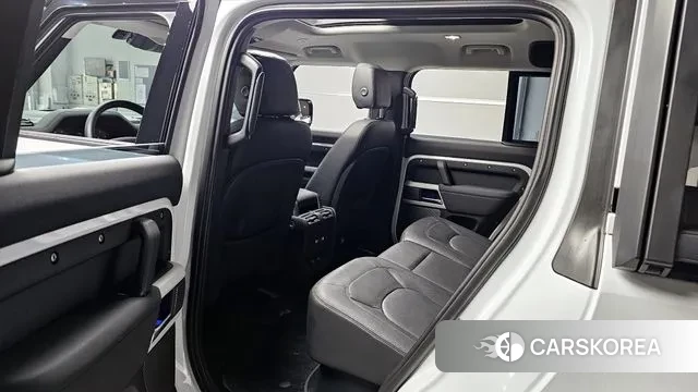 Land Rover Defender (L663) 2023 Белый из Кореи, фото 2