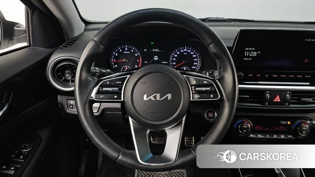 Kia The New K3 2nd generation 2022 Белый из Кореи, фото 2