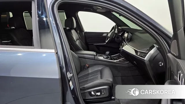 BMW X7 (G07) 2021 Серый из Кореи, фото 2