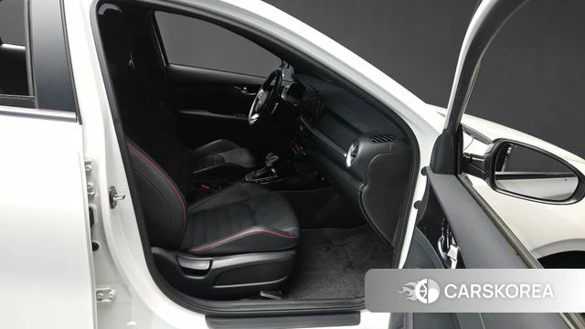 Kia The New K3 2nd generation 2024 Белый из Кореи, фото 2