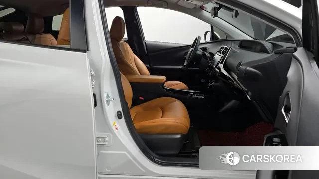 Toyota Prius 4th Generation 2020 Белый из Кореи, фото 2