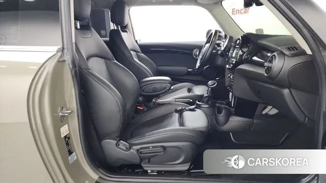 Mini Cooper 2018 Песочный из Кореи, фото 2