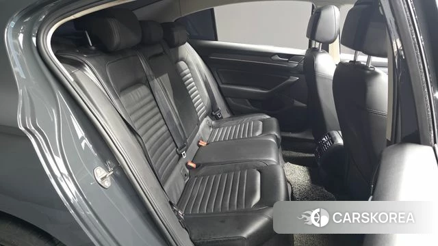 Volkswagen Passat GT (B8) 2018 Серый из Кореи, фото 2