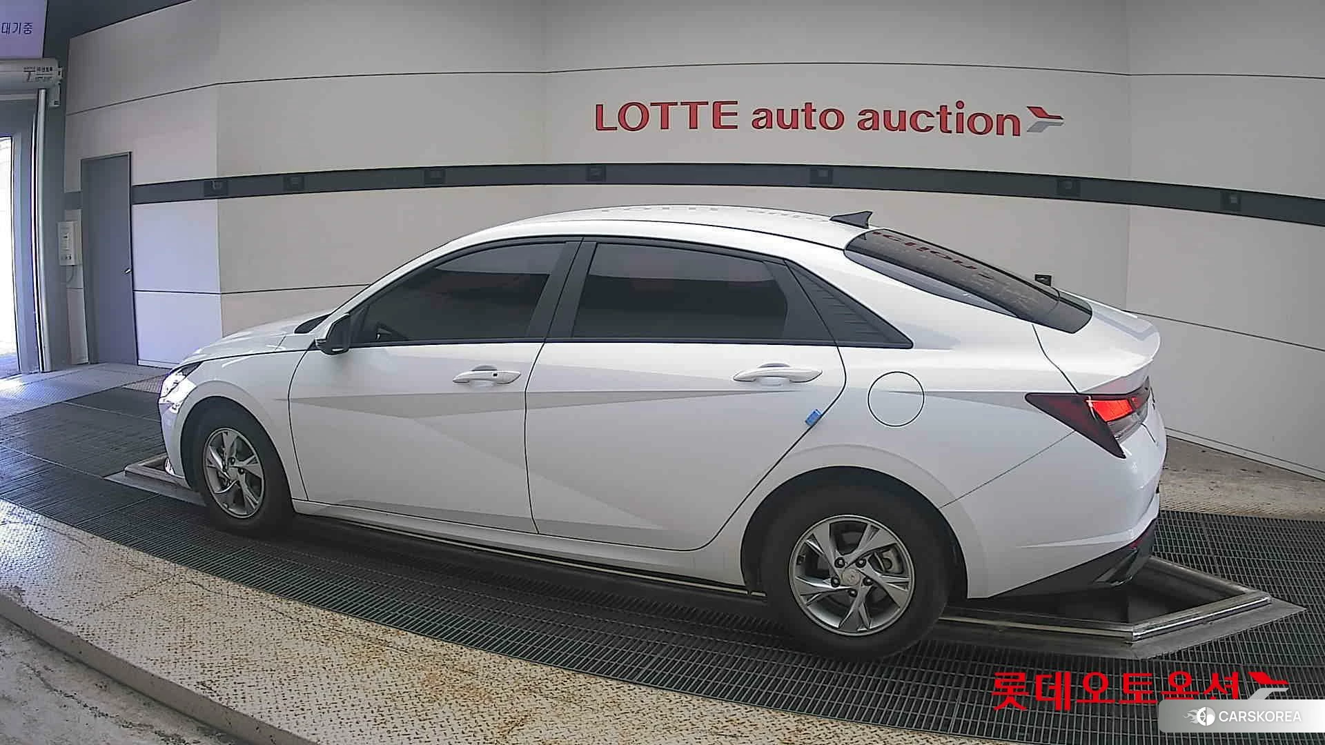 Hyundai Avante 2021 Polar White из Кореи, фото 2