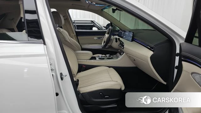 Genesis GV70 2024 Белый из Кореи, фото 2